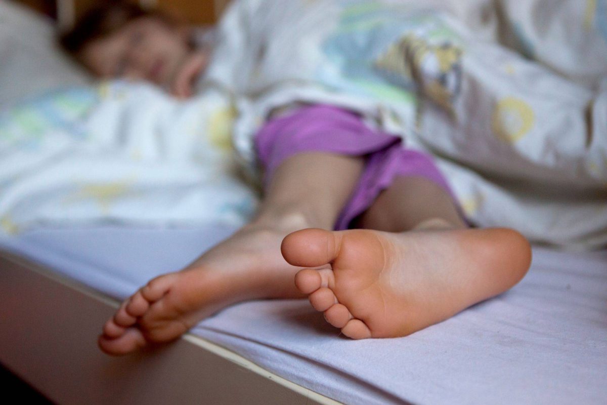 هزات عضلية مفاجئة في كلا الذراعين و الأقدام أحد أعراض الصرع عند الاطفال